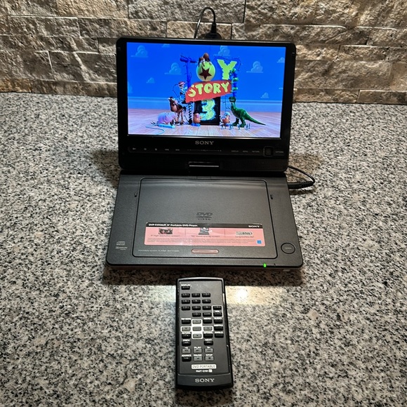 SONY 9" Portable DVD Player 180-degree swivel and flip screen - Picture 2 of 7